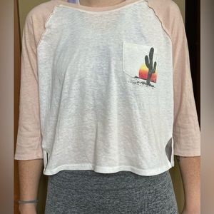 Billabong 1/2 sleeve t-shirt.